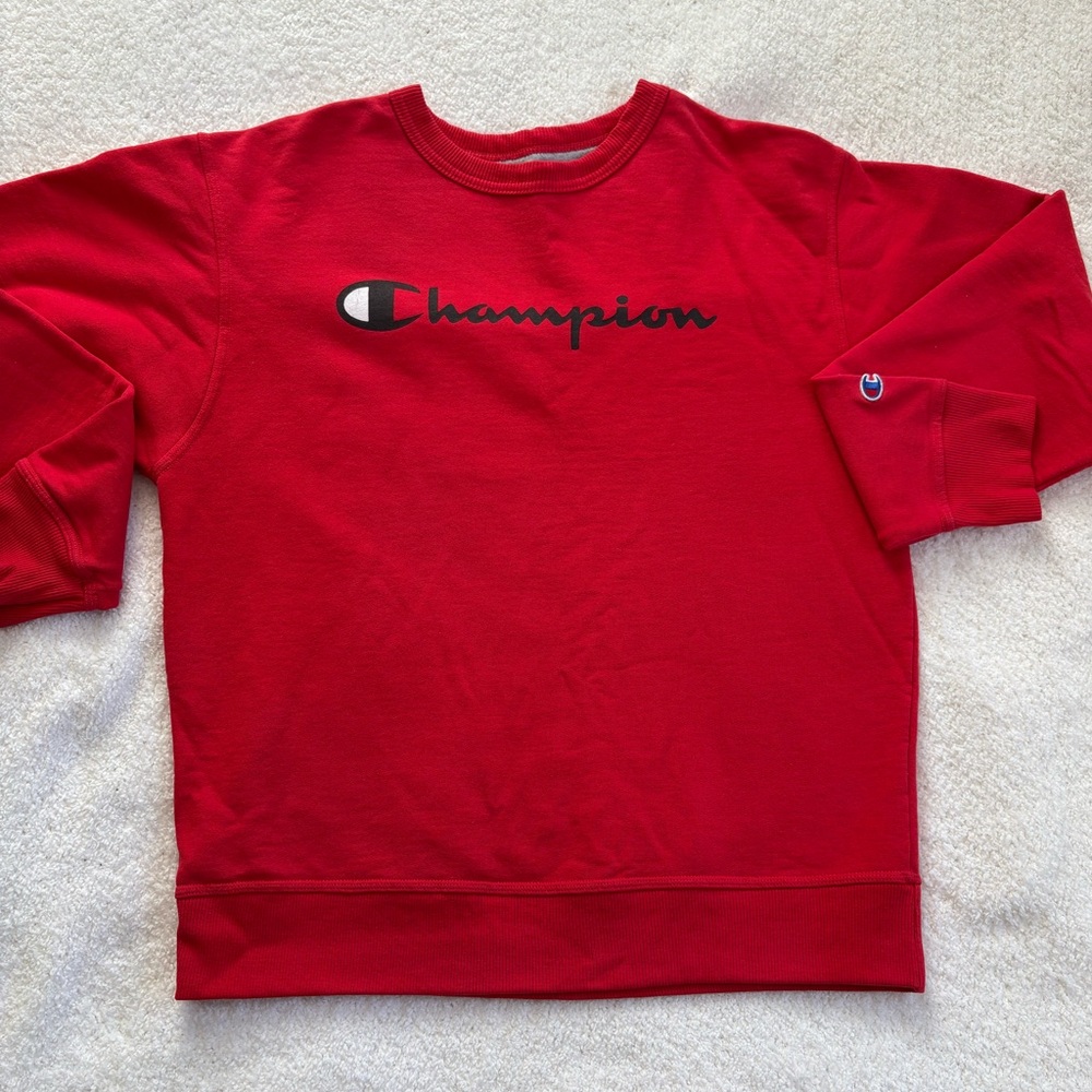 Champion Red Crewneck Sweatshirt - Men’s Medium Pullover Sweater